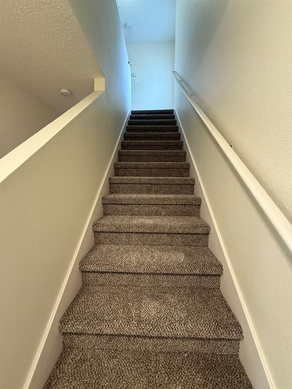 Building Photo - 2304 Granberry Dr