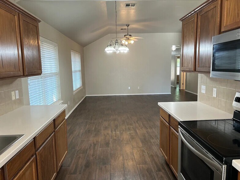 Building Photo - 512 Choctaw Gate Dr
