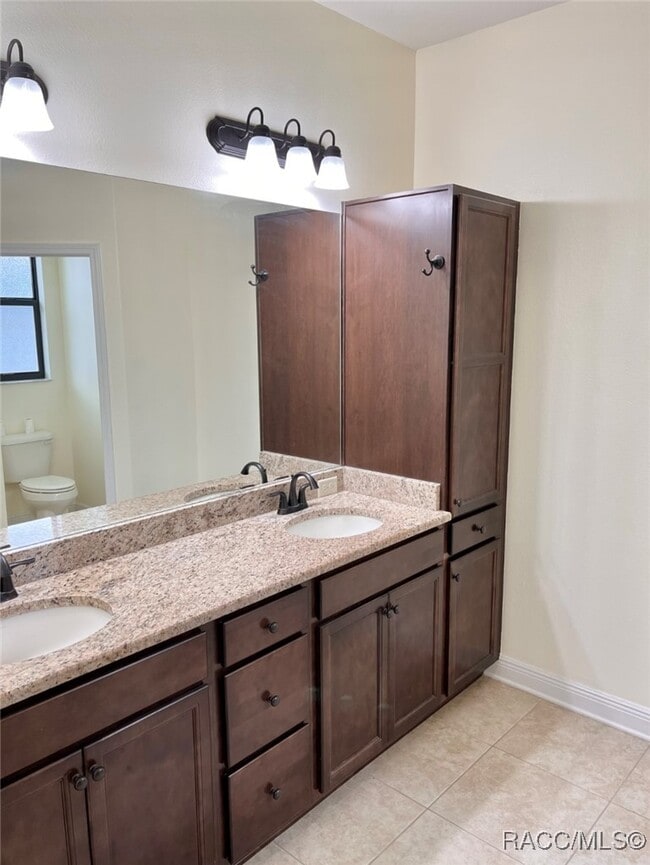 Building Photo - 2395 N Brentwood Cir