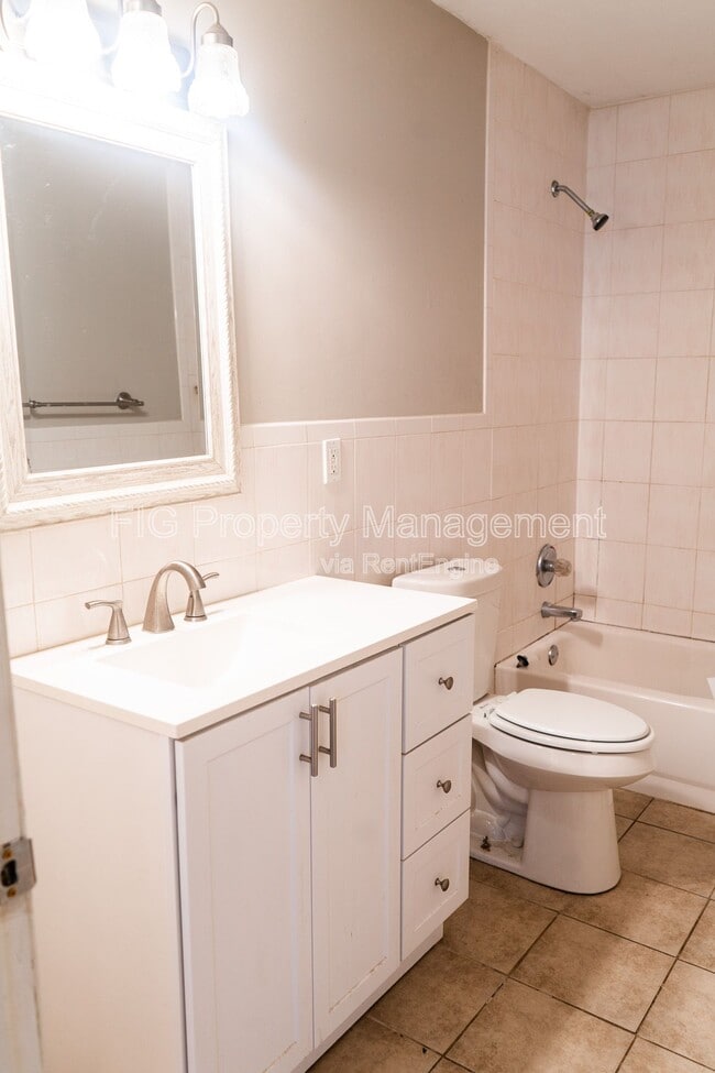 Building Photo - 123 Louella Dr