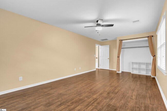 Building Photo - 125 River Way Dr