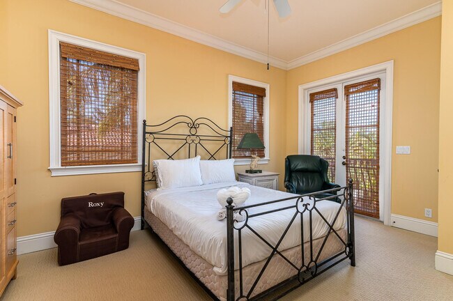 Building Photo - 580 Admirals Way