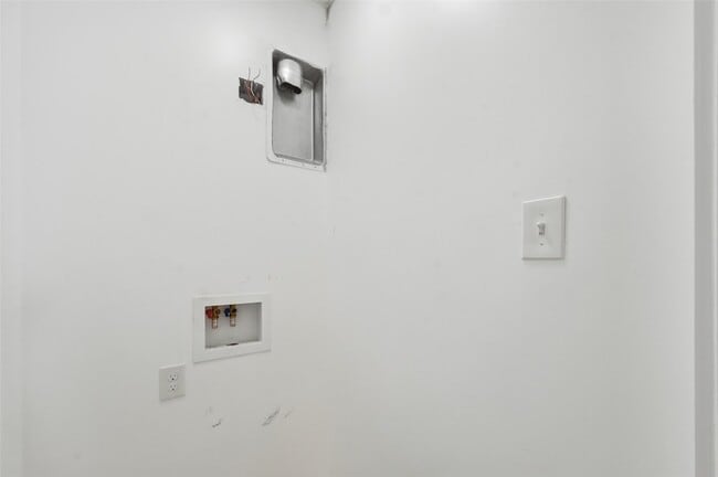 Building Photo - 1032 Hoke Smith Dr