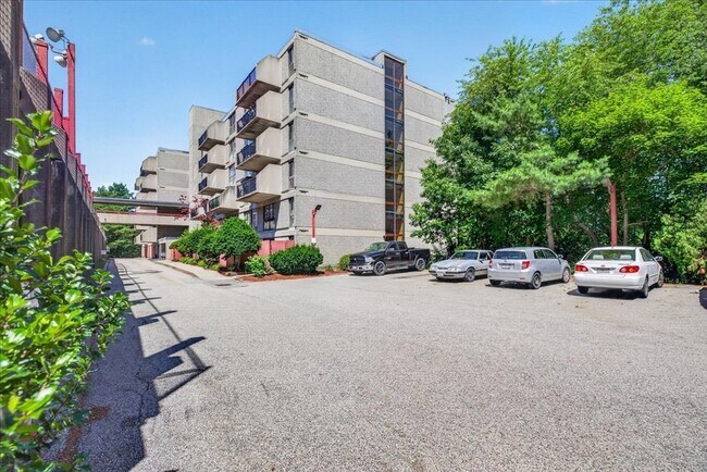 Building Photo - 55 Tall Oaks Dr