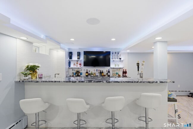 Building Photo - 508 Highland St