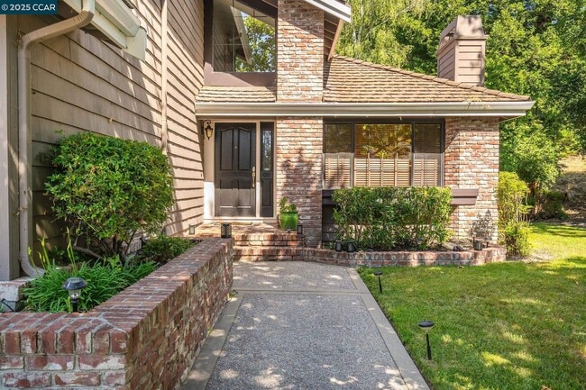 Building Photo - 3057 Deer Meadow Dr