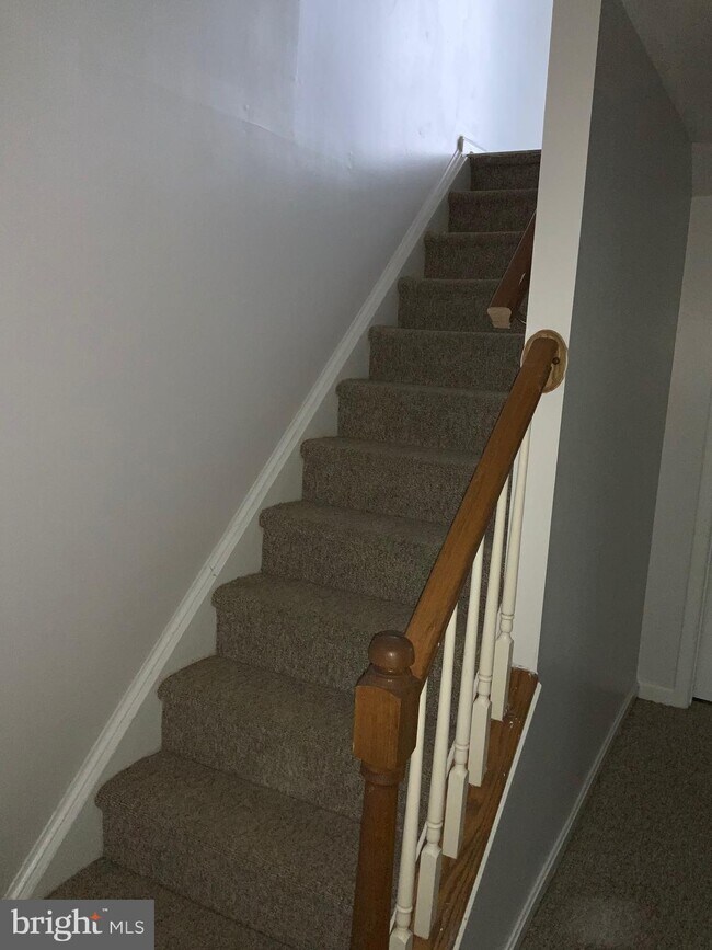 Building Photo - 500 Falkirk Ct