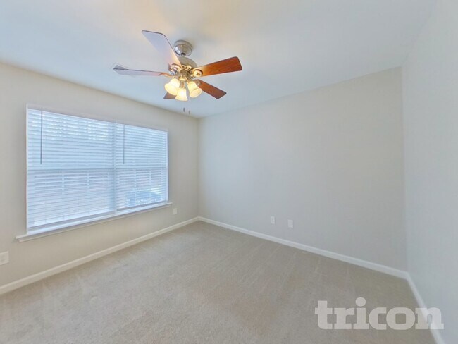 Building Photo - 175 Chesterbrook Ln