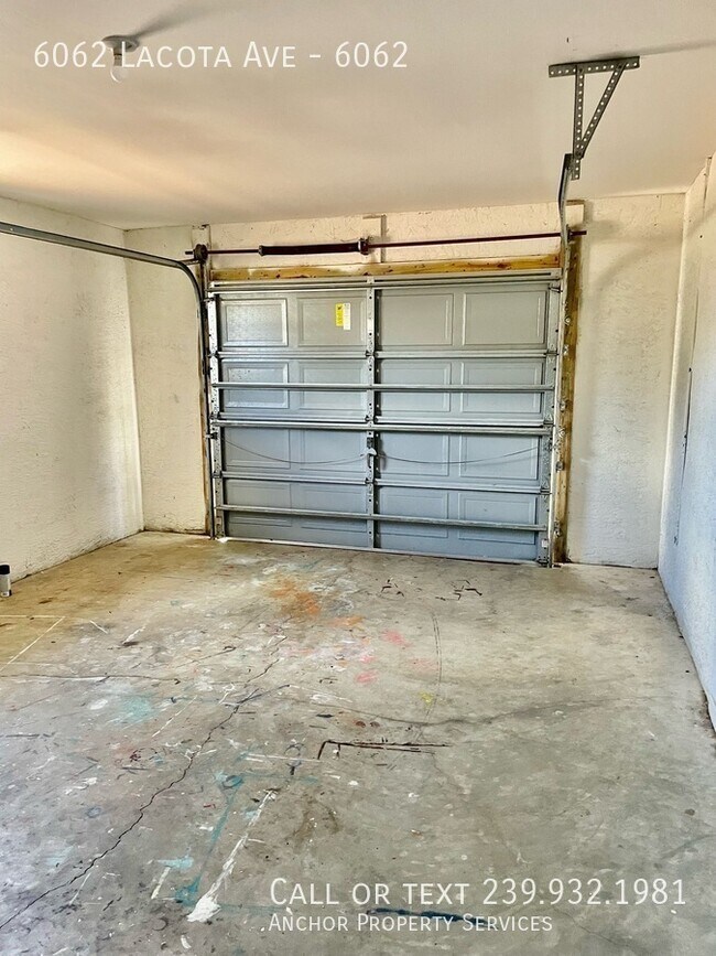 Building Photo - 6062 Lacota Ave