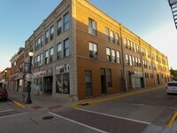 Building Photo - 15 E Main St