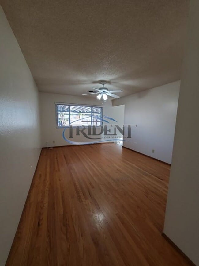 Building Photo - This is a cute 4 bedroom, 2 bath house in an established Woodland community