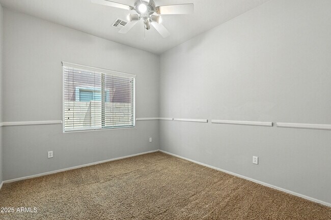 Building Photo - 4052 E Cullumber St
