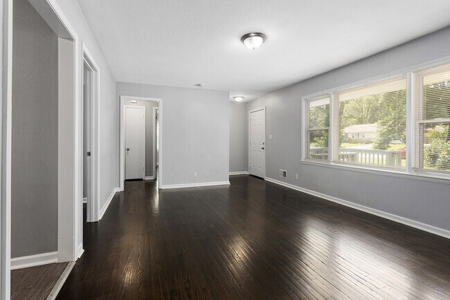 Building Photo - Newly rehabbed 3 bed 1.5 bath in Raytown