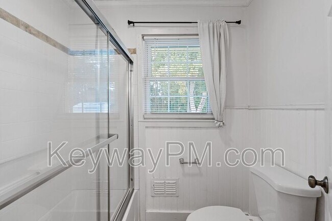 Building Photo - 1001 Beverly Heights Dr