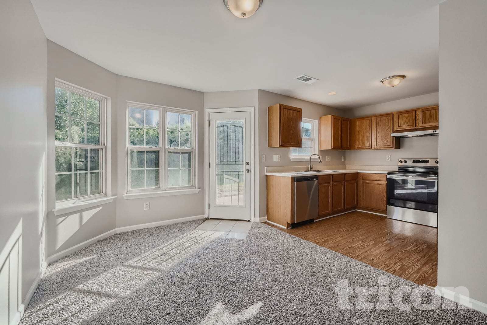 Building Photo - 5819 Twin Brook Dr