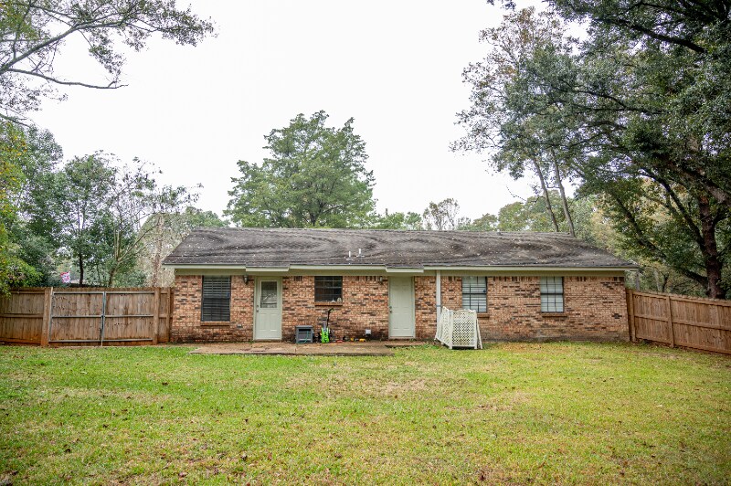 Building Photo - 9151 McFarland Ct