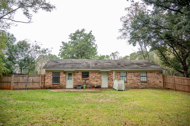 Building Photo - 9151 McFarland Ct