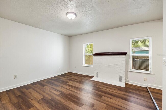 Building Photo - 665 26th Ave S