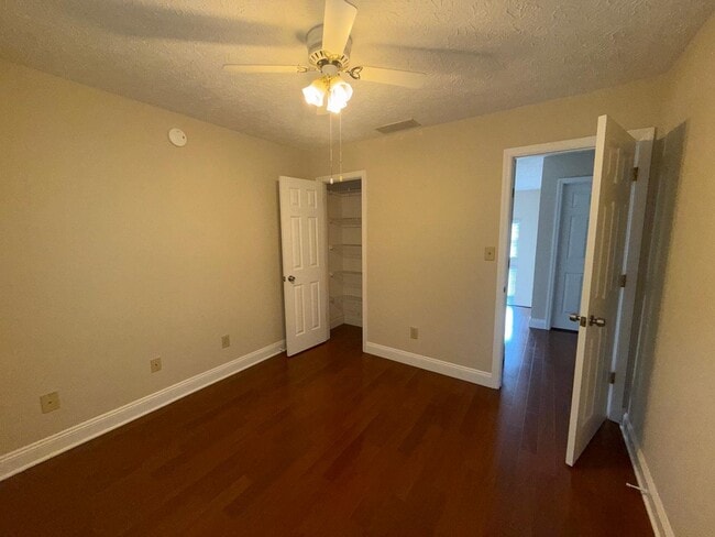 Building Photo - 7574 Allenwood Ct