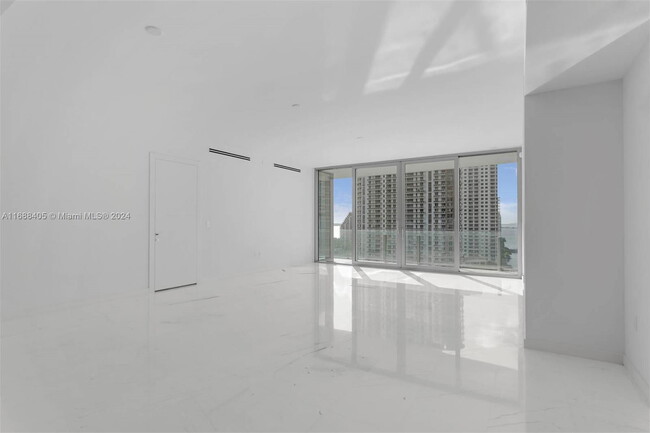 Building Photo - 300 Biscayne Blvd