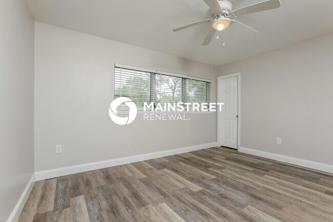 Building Photo - 3 Bedroom Pet-Friendly Home in Mount Dora, FL with Main Street Renewal