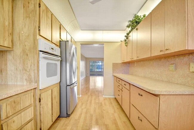 Building Photo - 5730 Fernley Dr E
