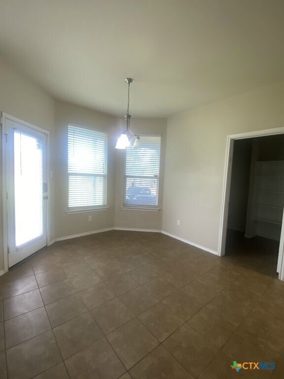 Building Photo - 4808 Green Meadow St