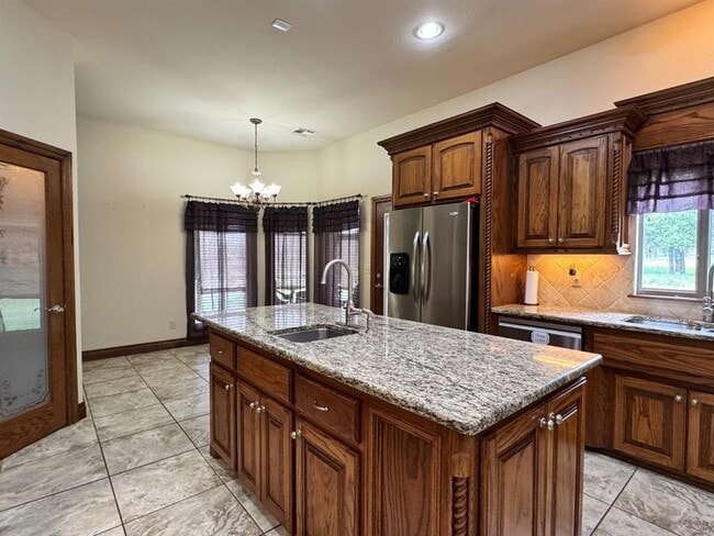 Building Photo - 8147 Shadow Lake Dr