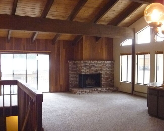 Building Photo - 830 Oriole Way