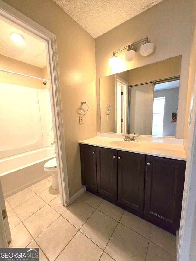 Building Photo - 227 Quail Run