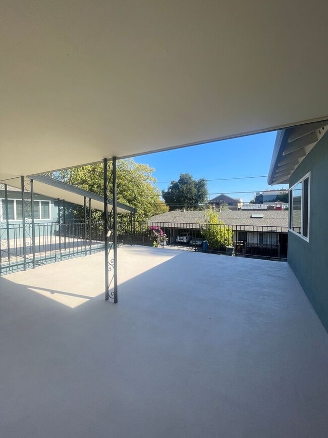 Building Photo - 1249 Hoover St