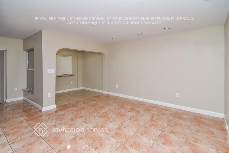 Building Photo - 1121 NW 129th Pl