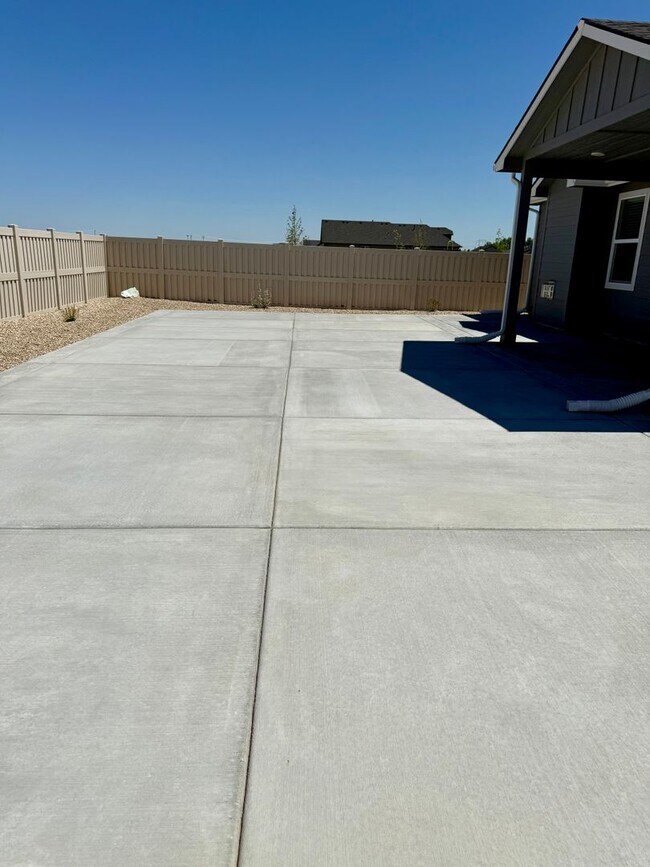 Building Photo - Welcome home! 4 bed 2 bath in Caldwell Idaho