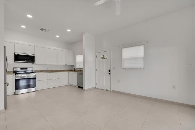 Building Photo - 18405 N 30th St