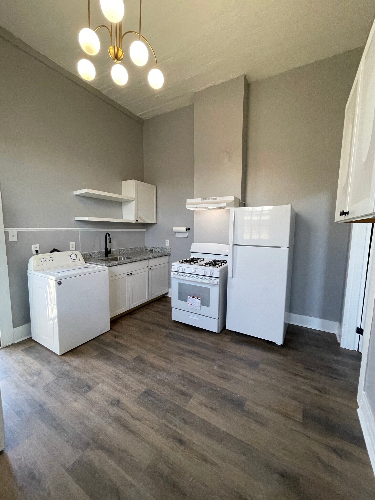 Building Photo - 2441 2nd St