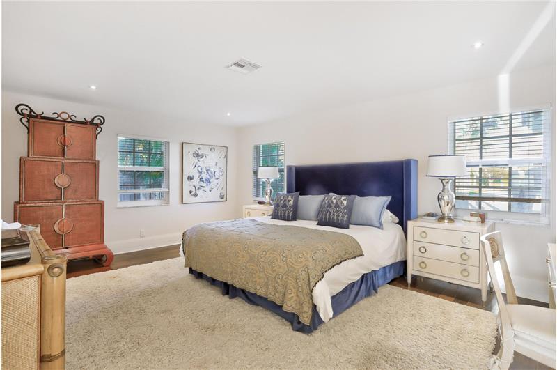 Building Photo - 835 Canary Walk