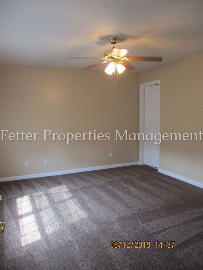 Building Photo - 3 Bedroom, North Side Home!!