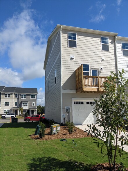 Building Photo - 459 Carolina Spgs Blvd