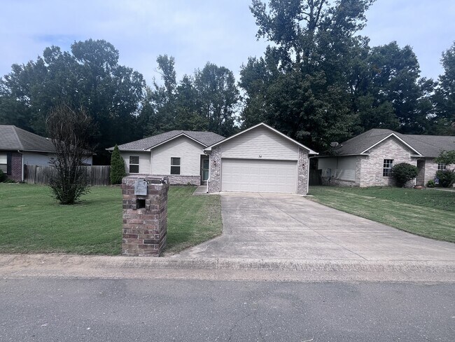 Building Photo - 34 Shamsie Dr