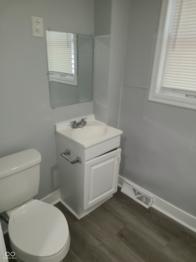 Building Photo - 972 N Belleview Pl