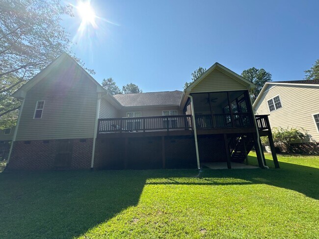 Building Photo - CAROLINA LAKES