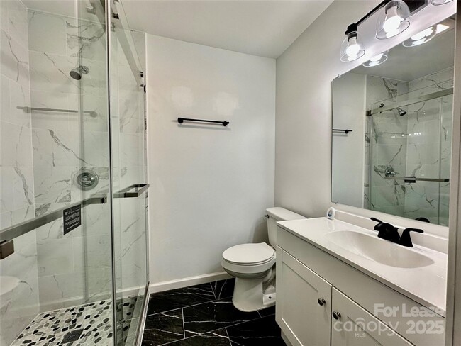 Building Photo - 5415 Amado St
