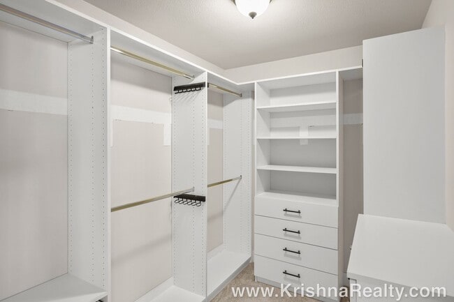 Building Photo - Gorgeous 4 BD* 2.5 BA* Single Family Home ...