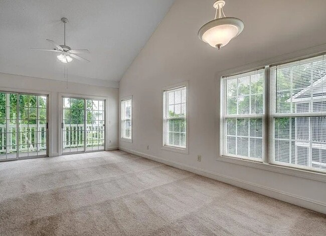 Building Photo - Coastal Living Made Easy – 3BR Condo for Rent