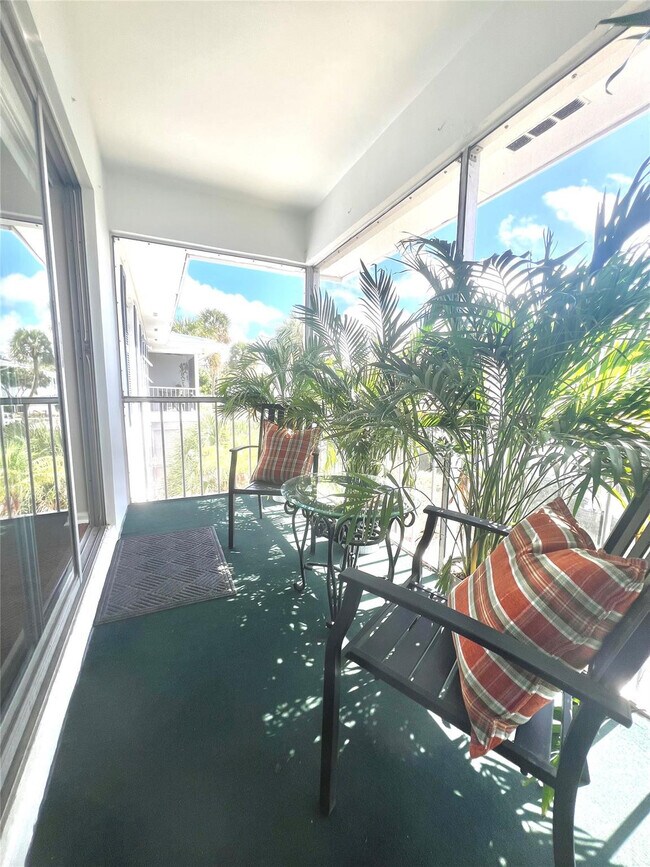 Building Photo - 2270 NE 68th St