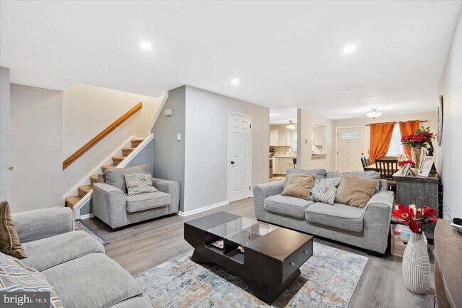 Building Photo - 283 Cardigan Terrace