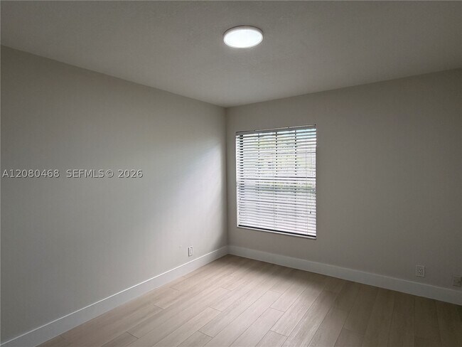 Building Photo - 10379 186th Ct S