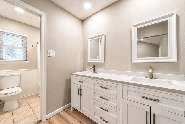 Building Photo - 24615 Shellbrook Dr