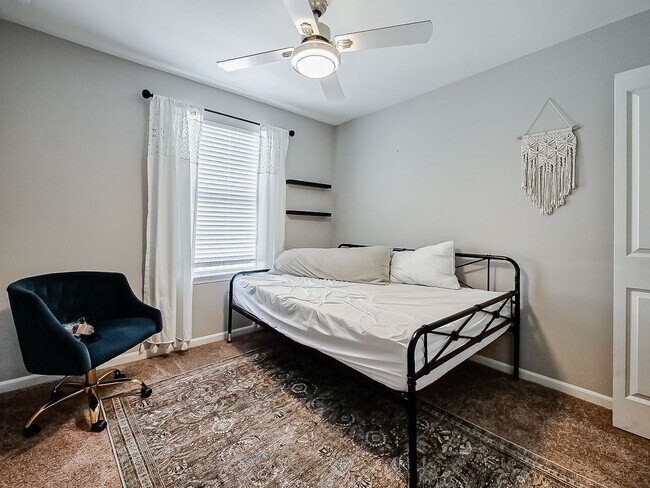 Building Photo - Move-In Ready 3-Bedroom Home in Prime Downtown Brighton!