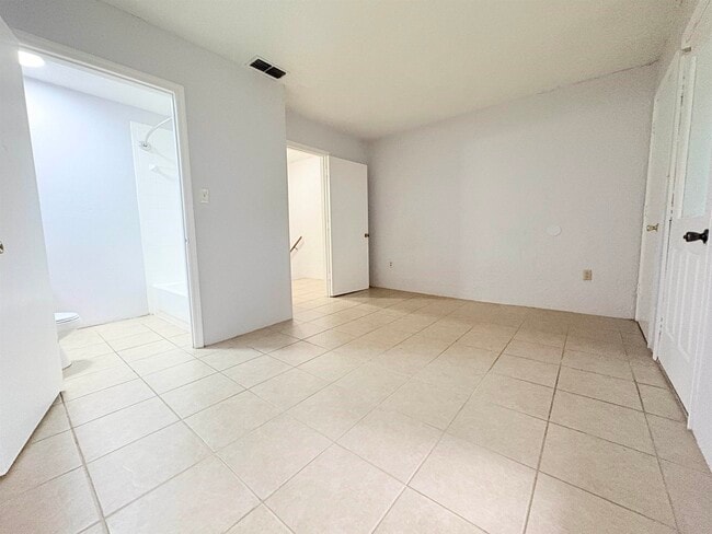 Building Photo - 1007 Sutor Rd